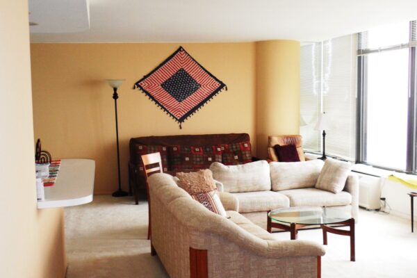 $ 505 Lake Shore Drive Living Room