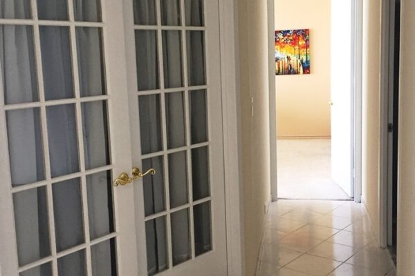 $ 505 Lake Shore Drive hallway showing the French Doors 8