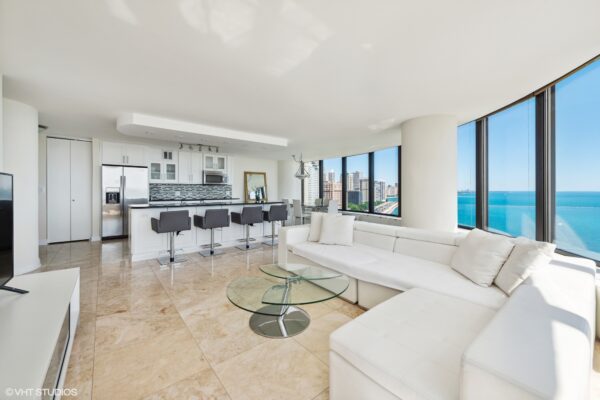 05_505NLakeShoreDrive_1704_91_KitchenLivingRoom_MRED_2000x1333