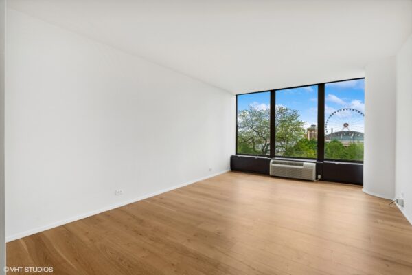 04_505NLakeShoreDrive405_14_PrimaryBedroom_MRED_2000x1333
