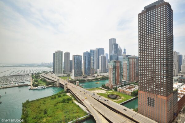 04_LPT505NLakeShoreDrive_119_CityView_MRED_2000x1333