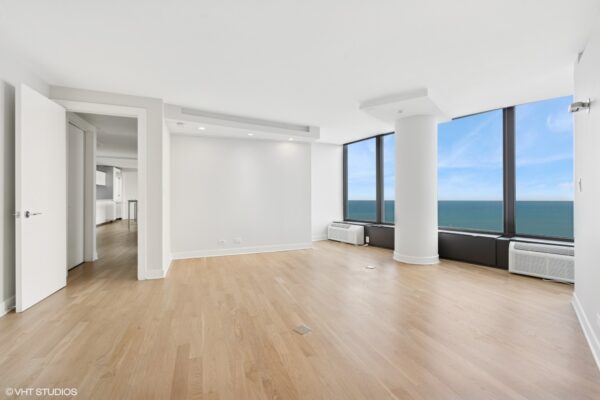 05_505NLakeShoreDr_5908_14_PrimaryBedroom_MRED_2000x1333