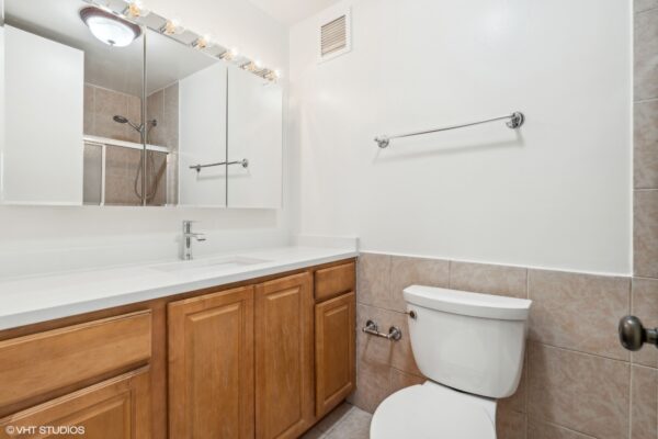 05_505NLakeShoreDrive405_13_PrimaryBathroom_MRED_2000x1333