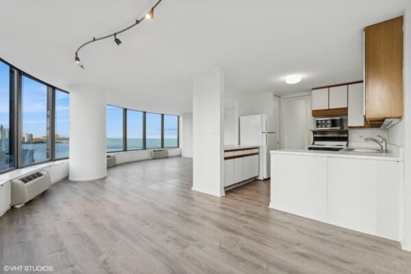 06_505NLakeShoreDr2116_369001_DiningRoom_MRED_2000x1333