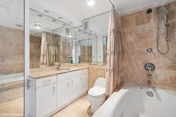06_505NLakeShoreDrive_Unit2901_13_PrimaryBathroom_MRED_2000x1333 06_505NLakeShoreDrive_Unit2901_13_PrimaryBathroom_MRED_2000x1333