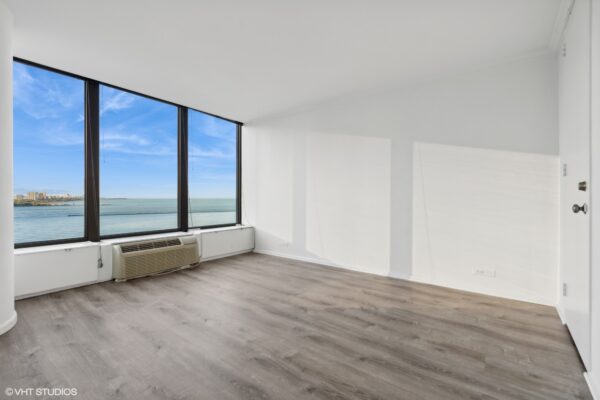 07_505NLakeShoreDr2116_18_Bedroom_MRED_2000x1333