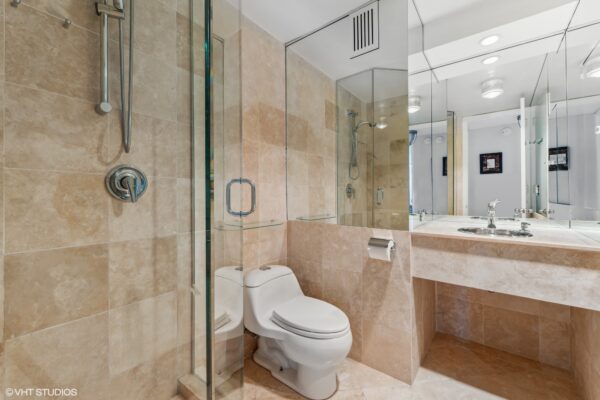 08_505NLakeShoreDrive_Unit2901_9_2ndBathroom_MRED_2000x1333 08_505NLakeShoreDrive_Unit2901_9_2ndBathroom_MRED_2000x1333