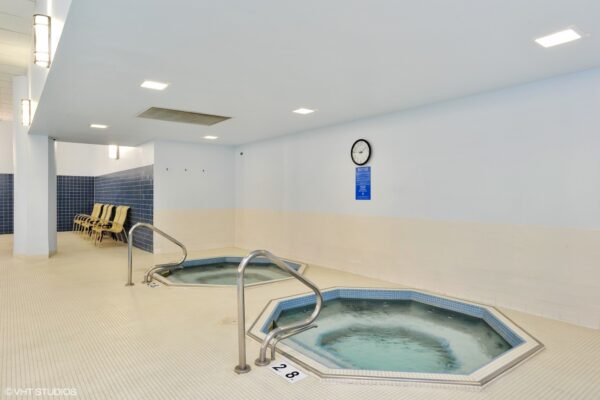 16_LPT505NLakeShoreDrive_339_Whirlpool_MRED_2000x1333