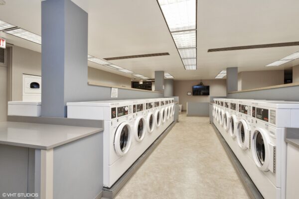 23_LPT505NLakeShoreDrive_44_LaundryRoom_MRED_2000x1333