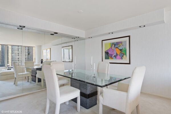 4_505NLakeshore_Unit1801_2_DiningRoom_MRED_2000x1333