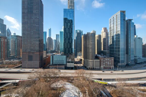 9_505NLakeshore_Unit1801_14702_View_MRED_2000x1333
